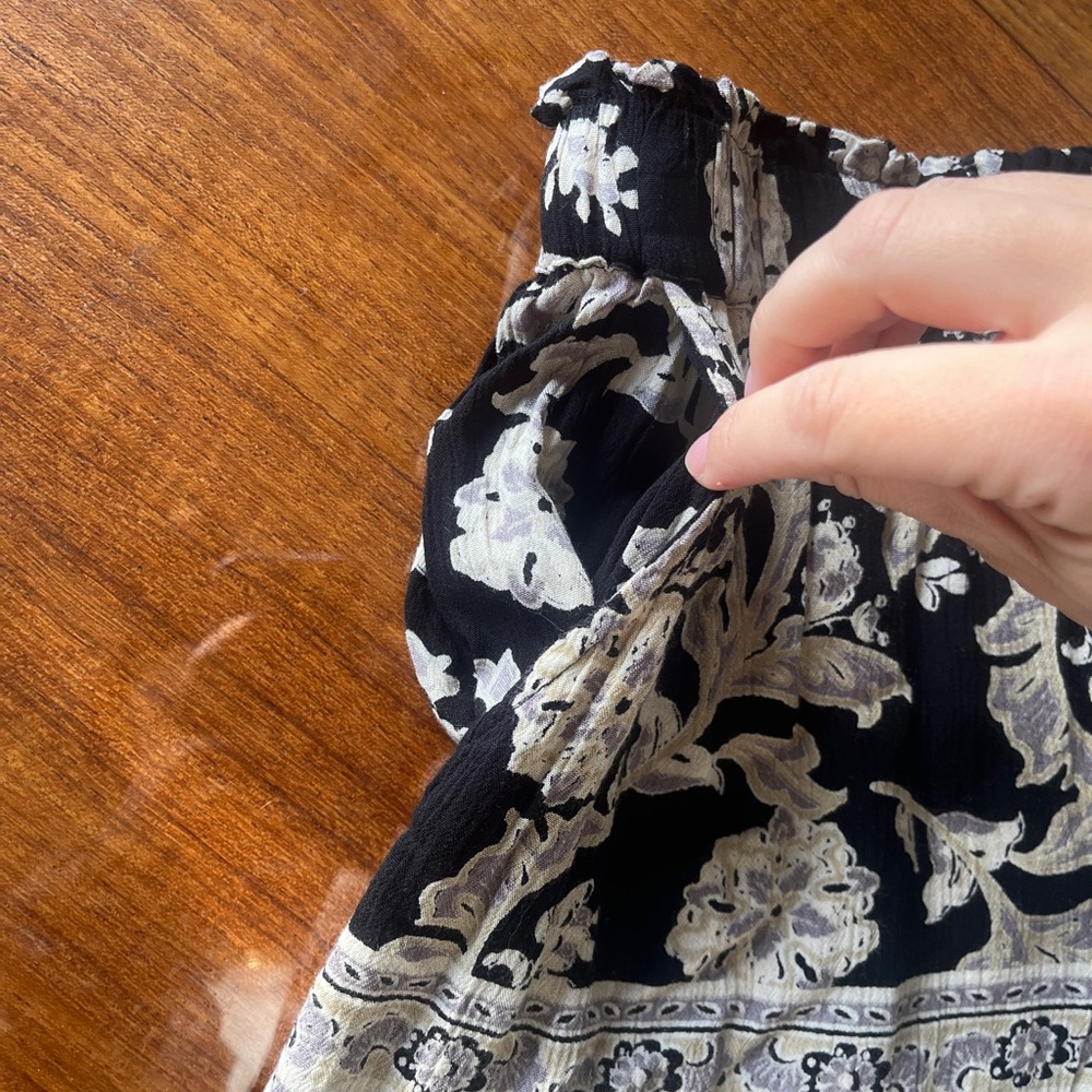 Angie Floral Shorts - Picture 2 of 4